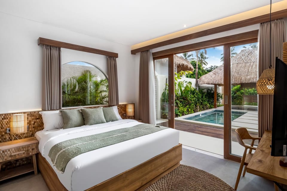 Bed, Bedroom, Pool view, Swimming pool
