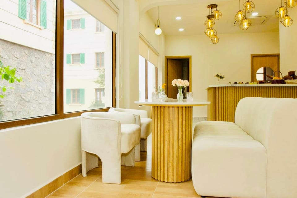Seating area, Dining area, furniture