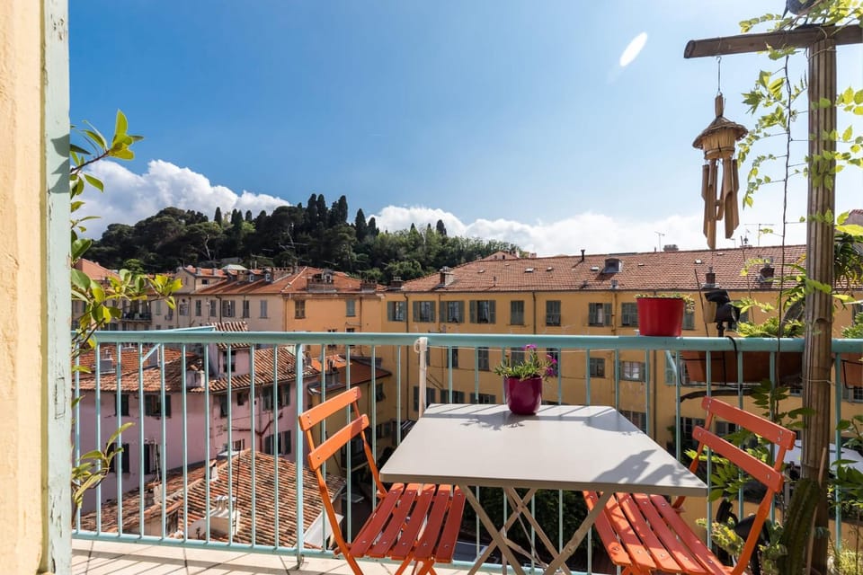 Beautiful 85m near the historic center Apartment in Nice