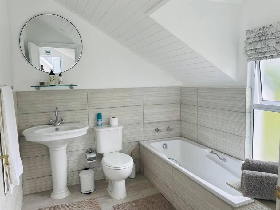 Bathroom, Bath, towels
