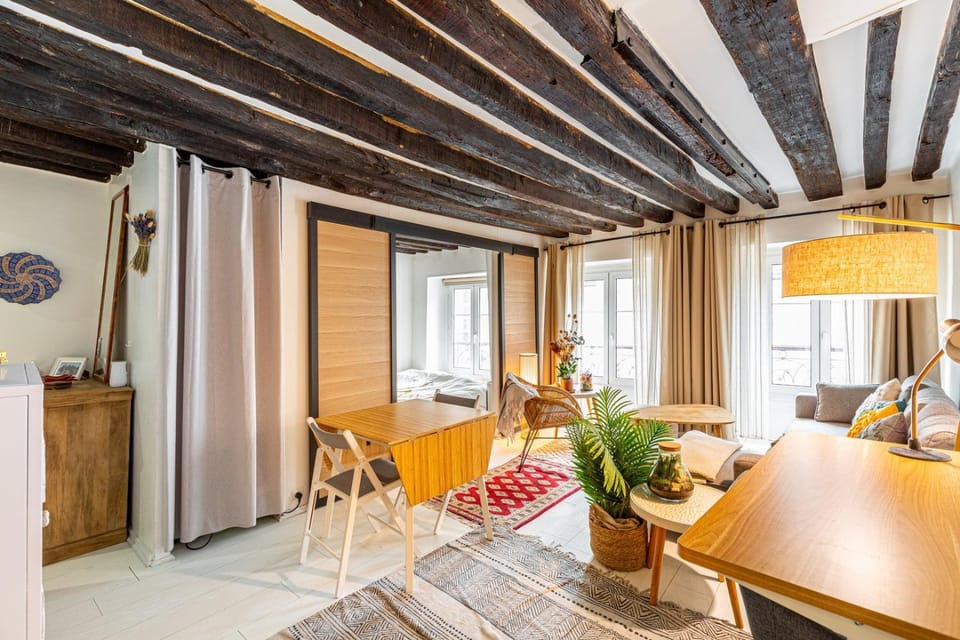 GuestReady - Exposed beams flat near Le Marais Apartment in Paris