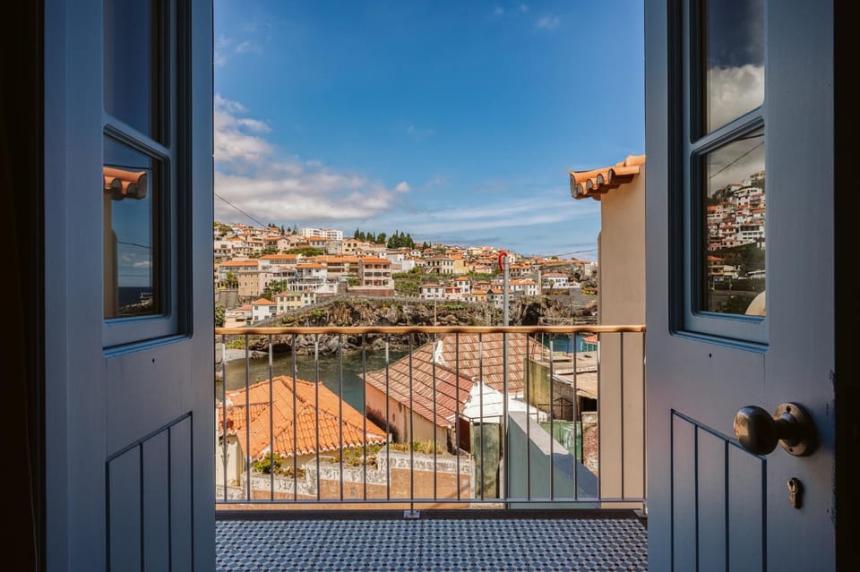 Day, Natural landscape, View (from property/room), Balcony/Terrace, City view