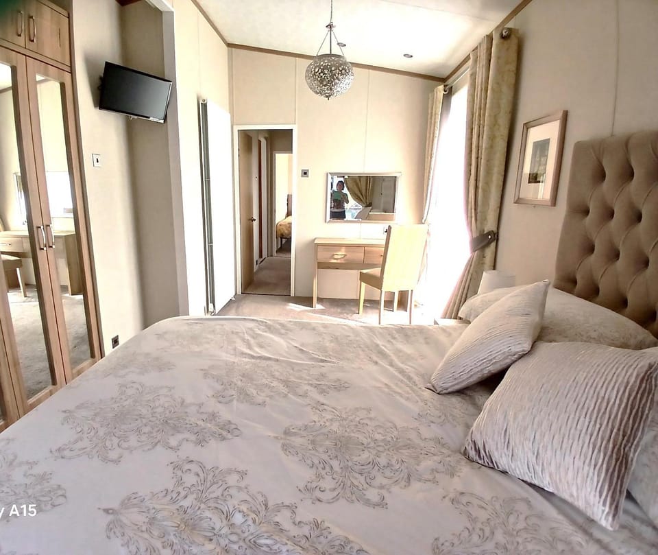 TV and multimedia, Bedroom, wardrobe