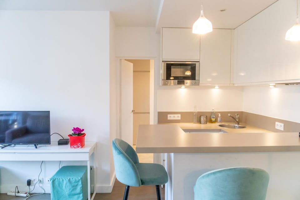 TV and multimedia, Kitchen or kitchenette, Dining area, minibar