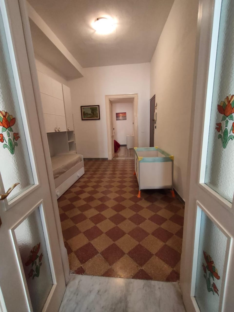 Bedroom, cot