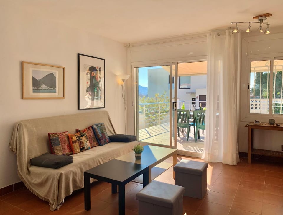 View (from property/room), Balcony/Terrace, Dining area