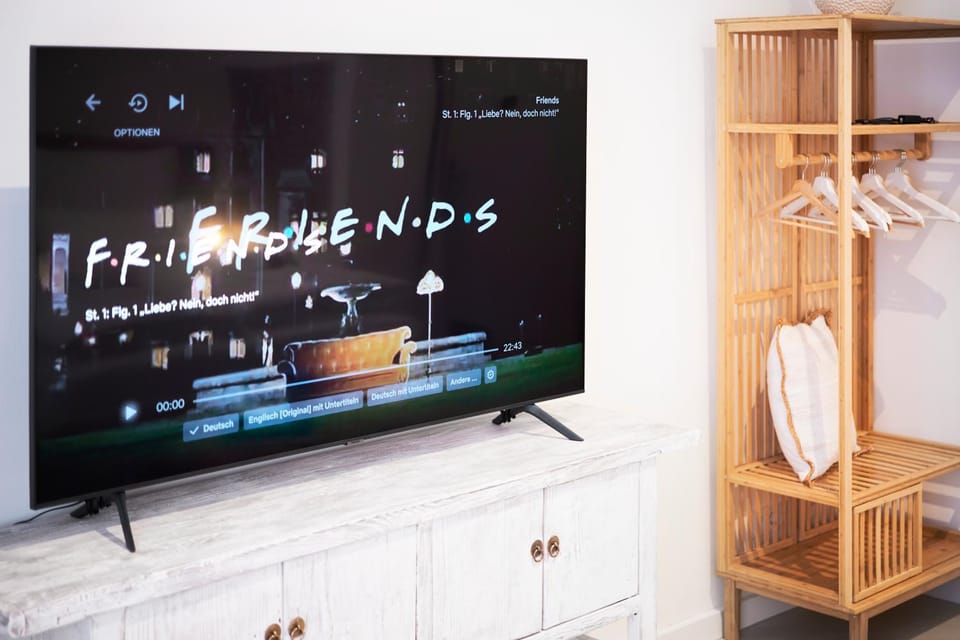 TV and multimedia, Evening entertainment, wardrobe