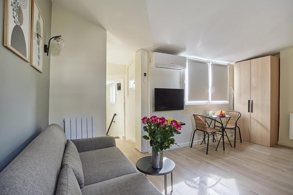 TV and multimedia, Seating area
