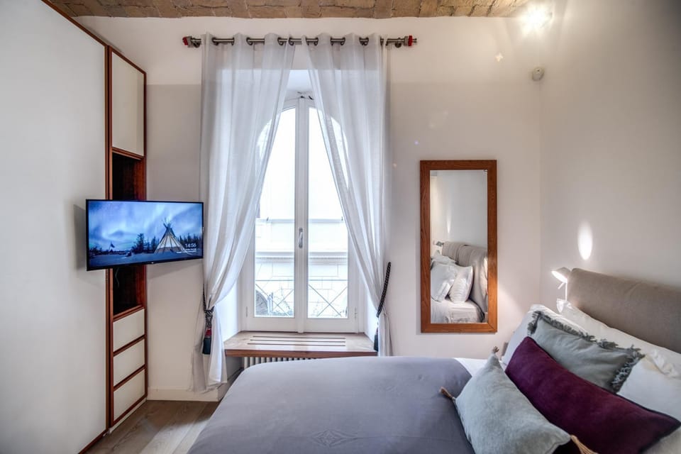 Bed, TV and multimedia, Photo of the whole room, Bedroom, wardrobe