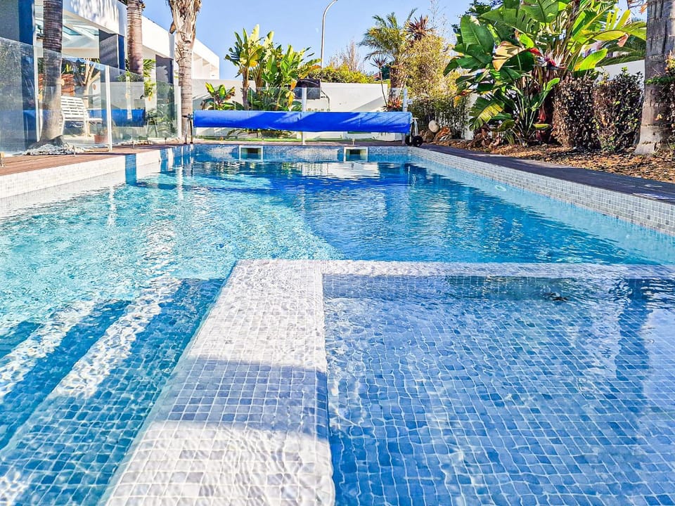 Pool view, Swimming pool, sunbed