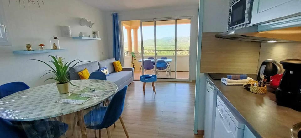 Appartement vue panoramique au domaine et golf de pont royal Apartment in Mallemort