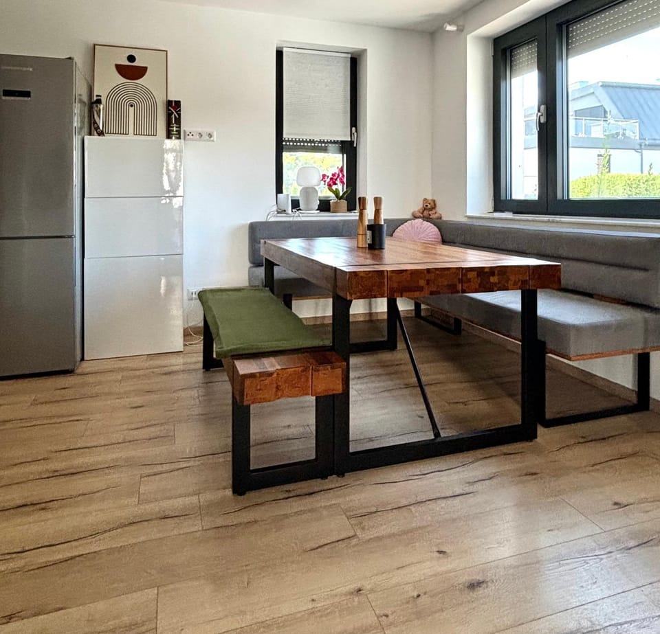 Seating area, Dining area