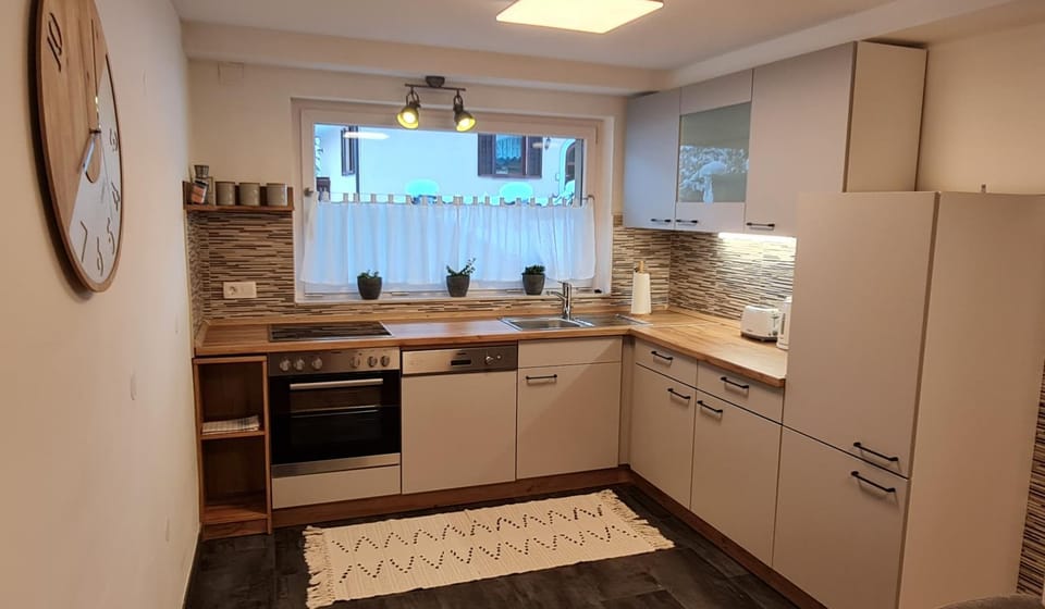 Kitchen or kitchenette, dishwasher, pet friendly, stove, toaster