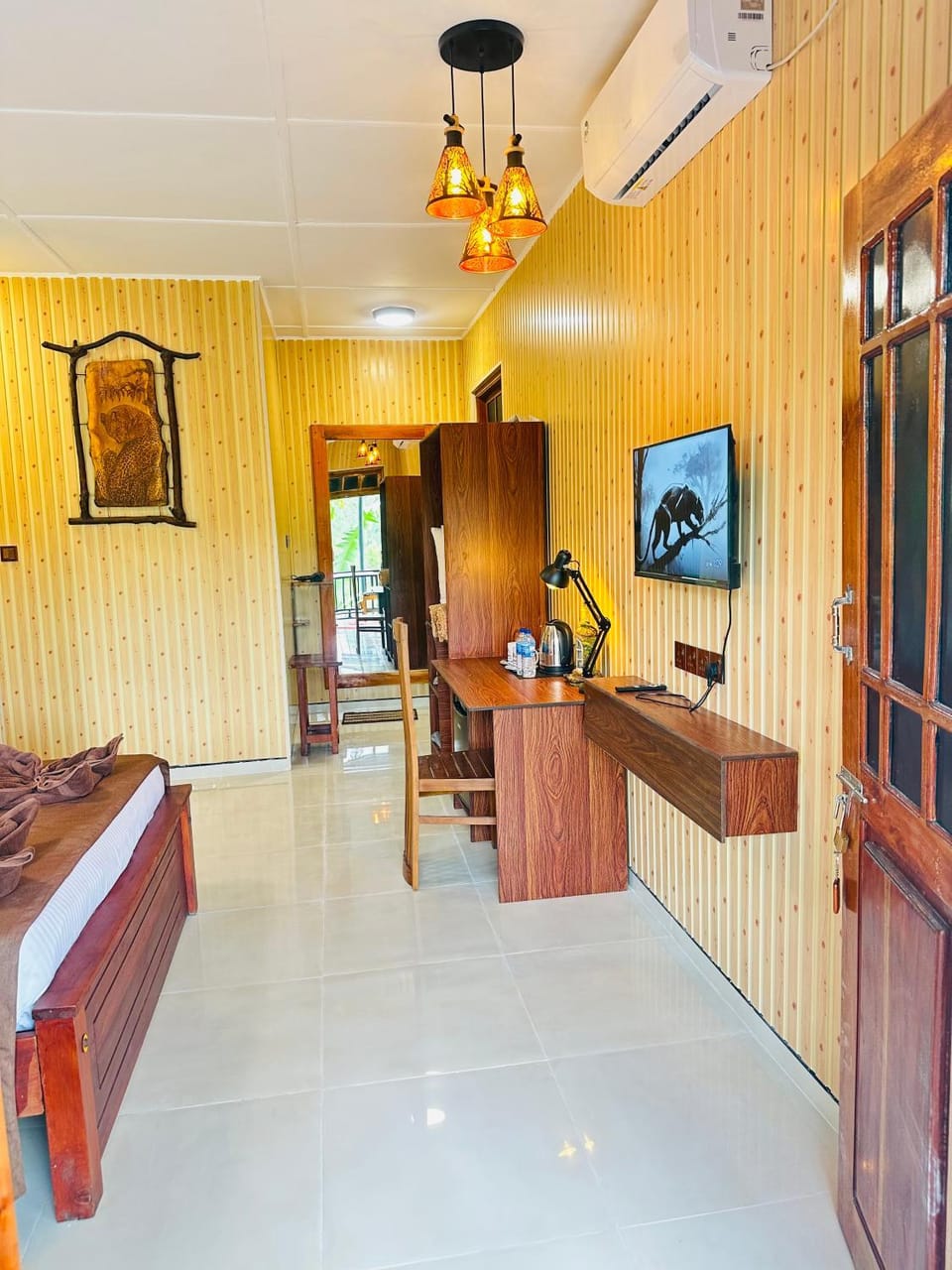 Bed, TV and multimedia, Coffee/tea facilities, Photo of the whole room, Bedroom, minibar, soundproof, air conditioner