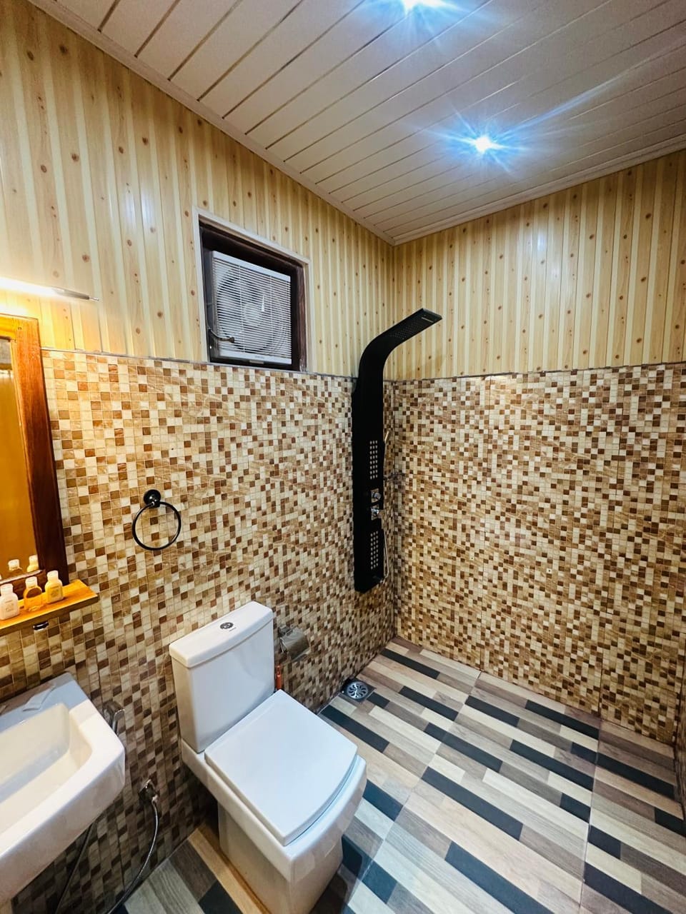 Shower, Toilet, Bathroom