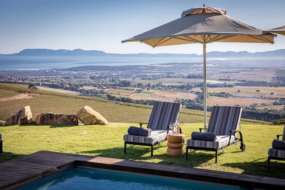 Natural landscape, Landmark view, Mountain view, Pool view, Swimming pool, sunbed