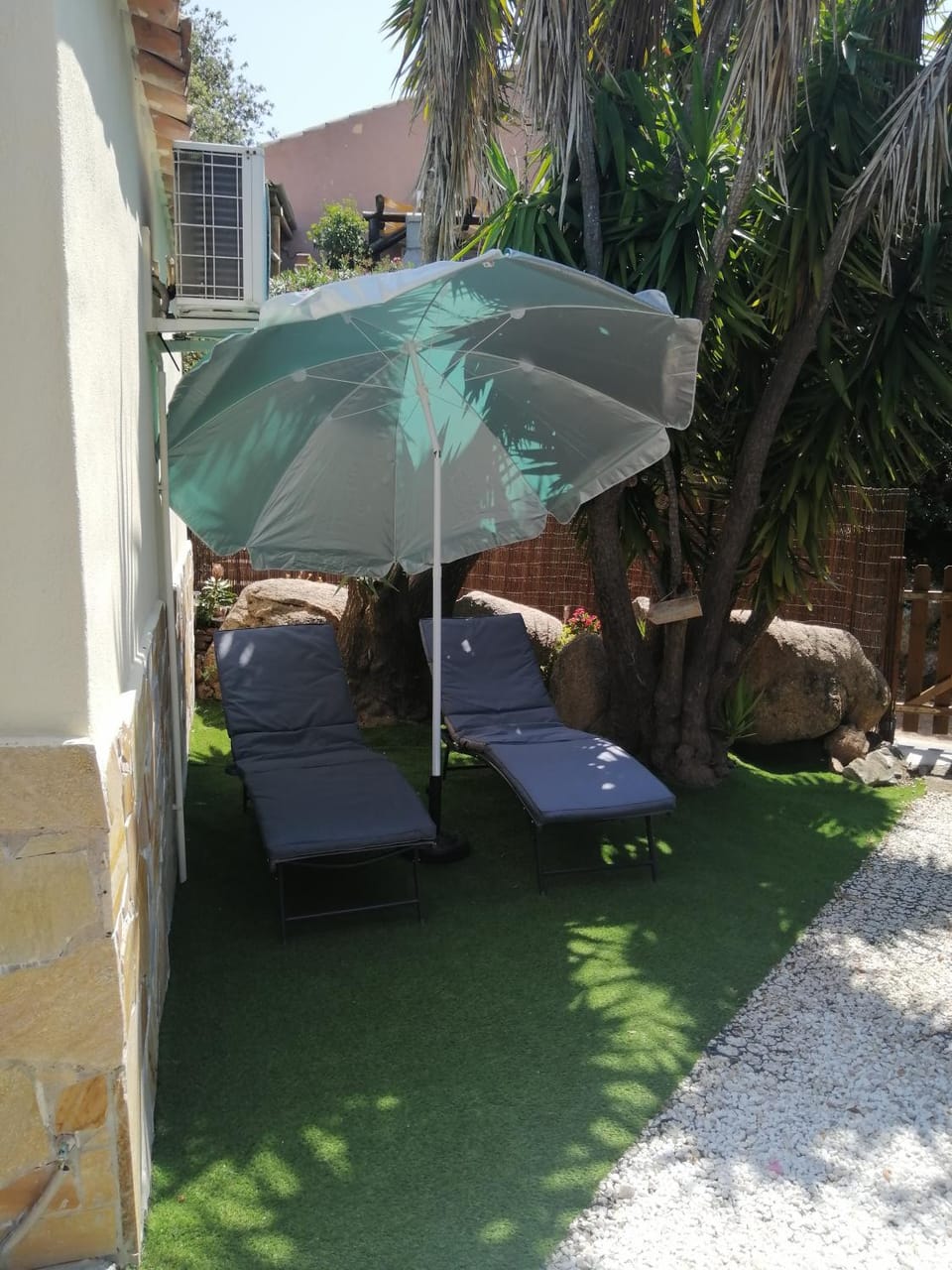 Garden, Seating area, Garden view, sunbed