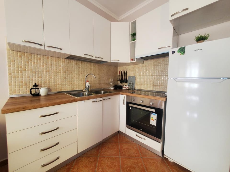 Standart apartment Apartment in Tirana County, Albania