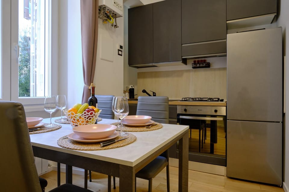 Kitchen or kitchenette, Dining area, pet friendly, stove