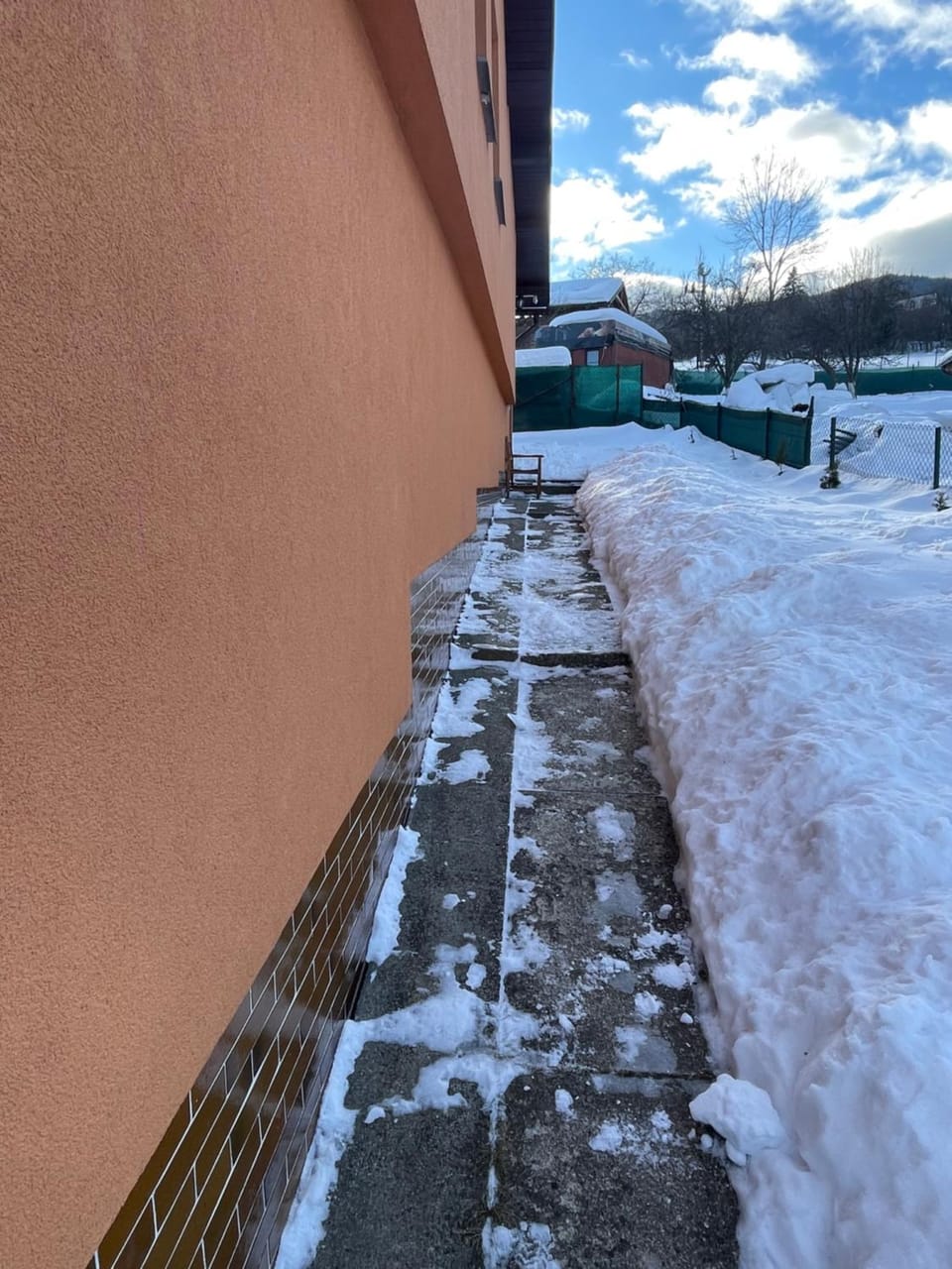 Facade/entrance, Winter