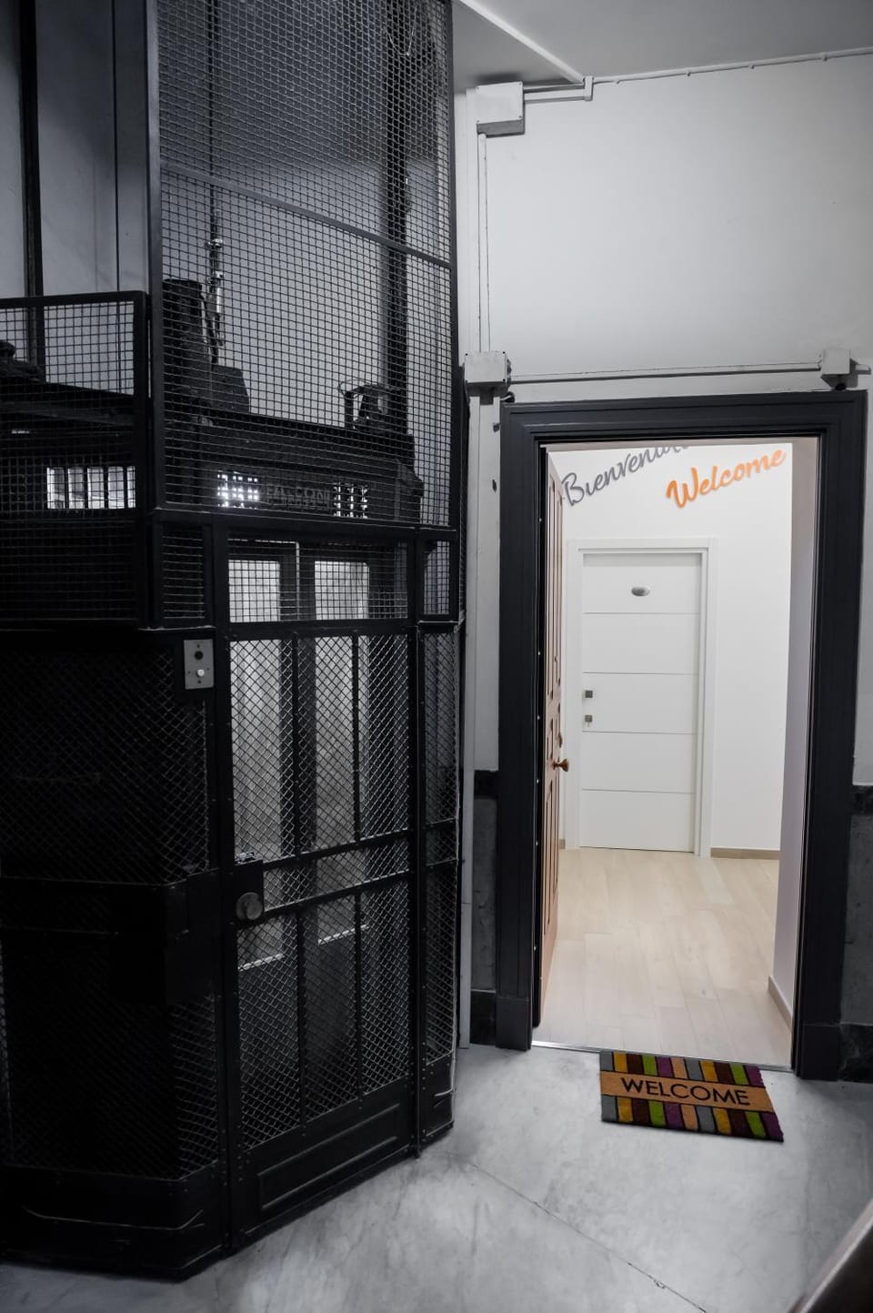Facade/entrance, elevator