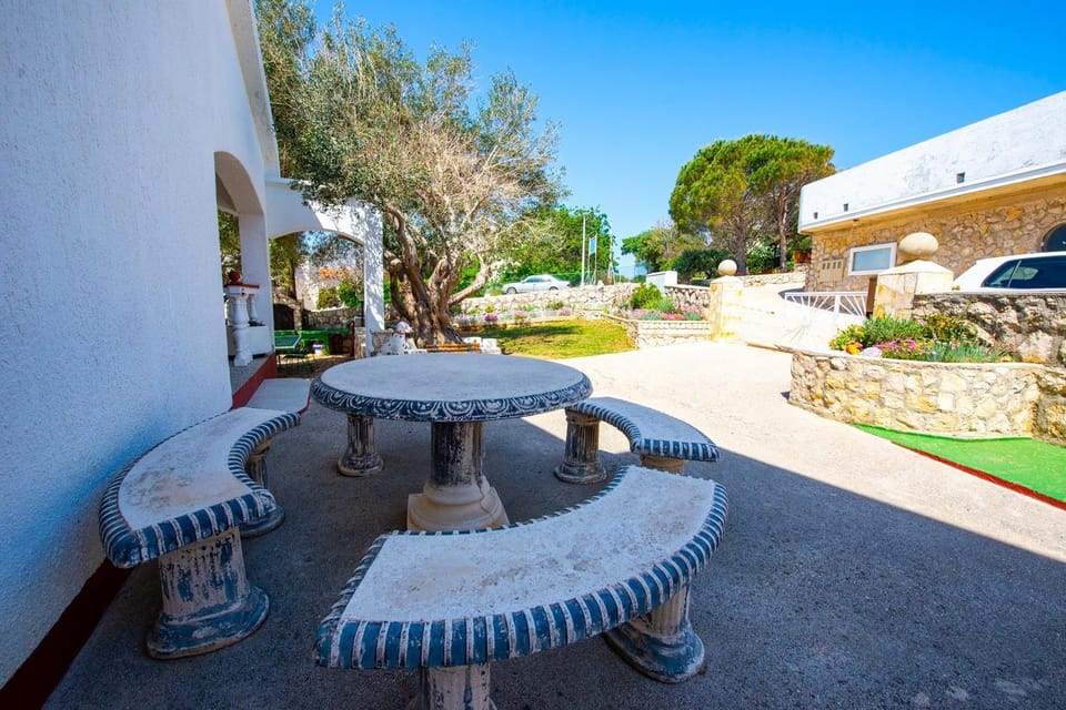 Seating area, Garden view
