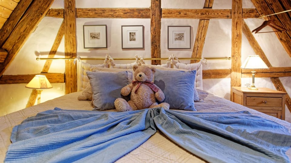 Bed, Decorative detail, Bedroom