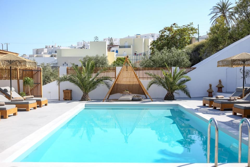 Restaurant/places to eat, Swimming pool