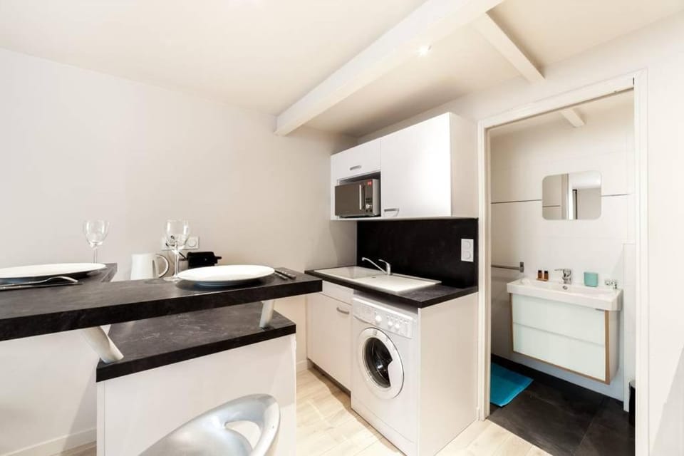 AllinLyon | Studio calme Cordeliers Apartment in Lyon