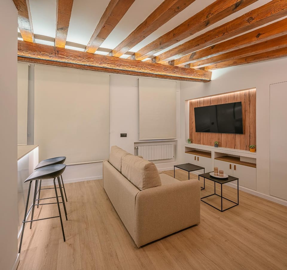 TV and multimedia, Living room, Seating area