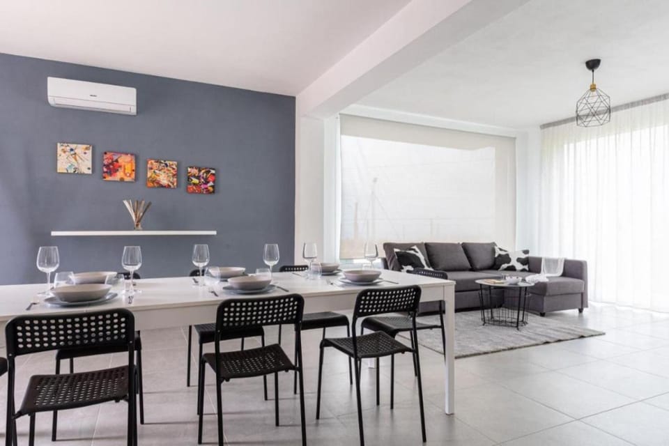Dining area, Lunch, Lunch