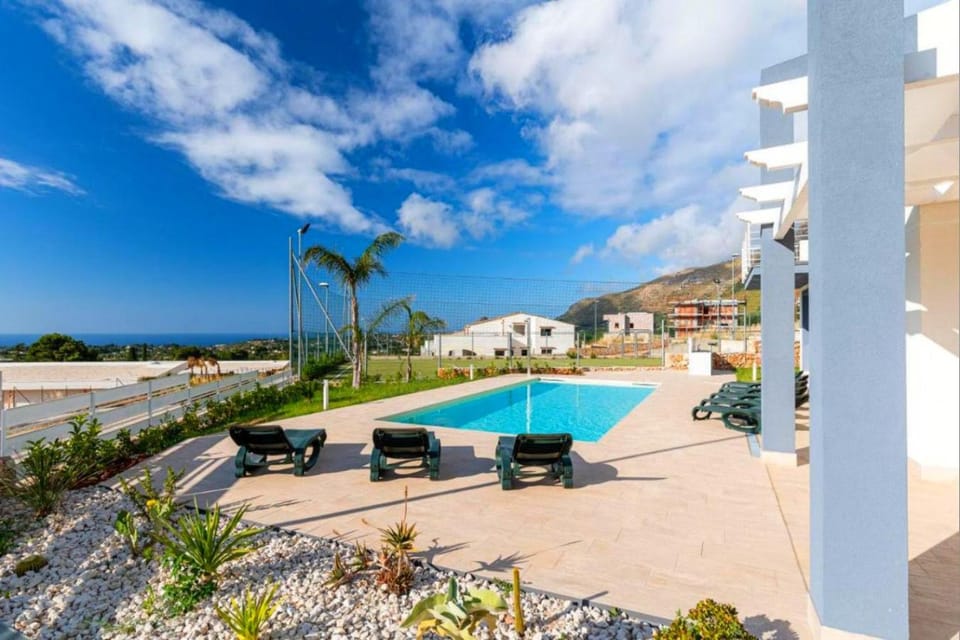 Garden, Garden, Garden view, Garden view, Pool view, Pool view, Sea view, Swimming pool, Swimming pool, sunbed