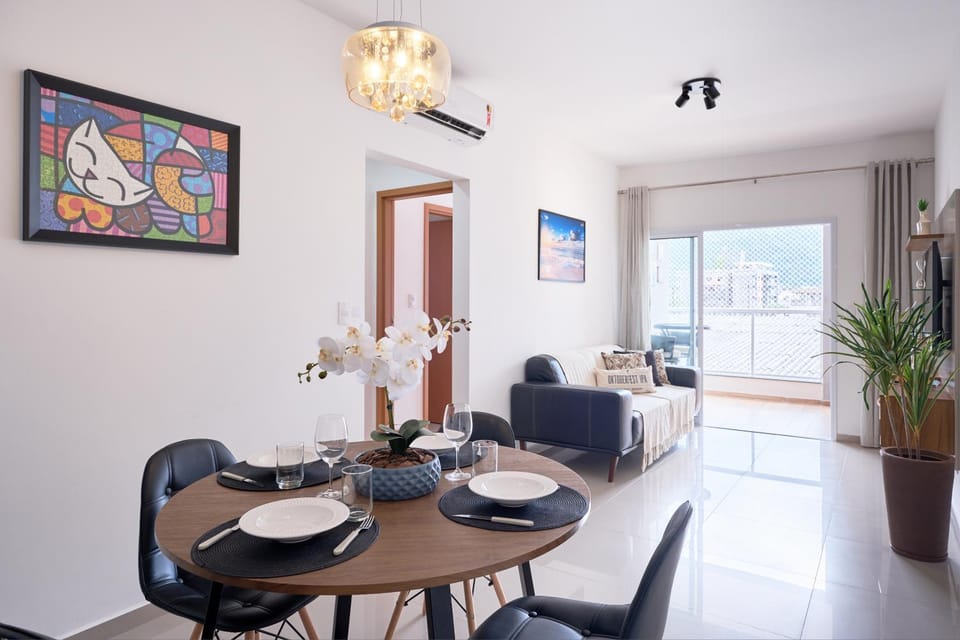 TV and multimedia, Living room, Decorative detail, Seating area, Dining area, air conditioner