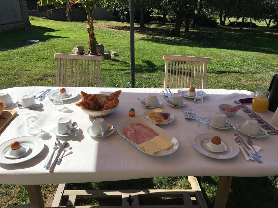 Garden, Breakfast