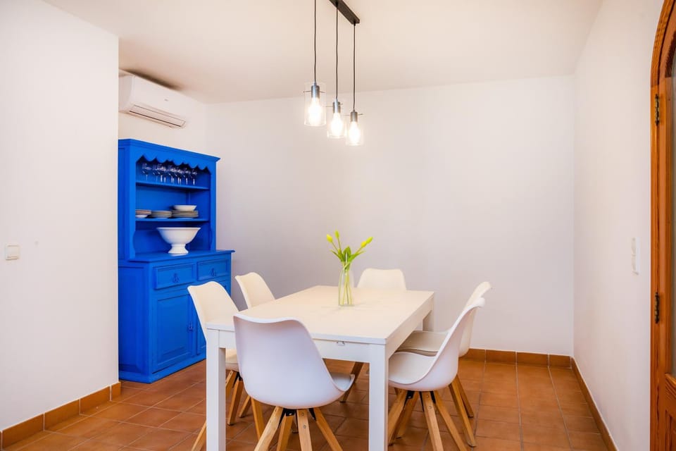 Property building, Kitchen or kitchenette, Living room