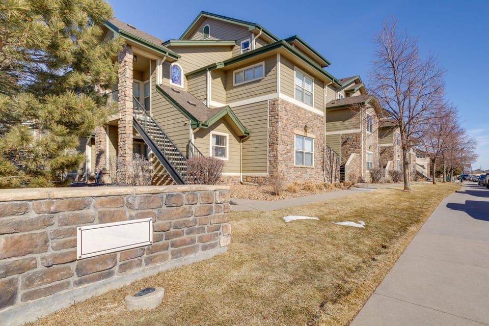 4 Mi to Airport: Convenient Denver Condo House in Commerce City