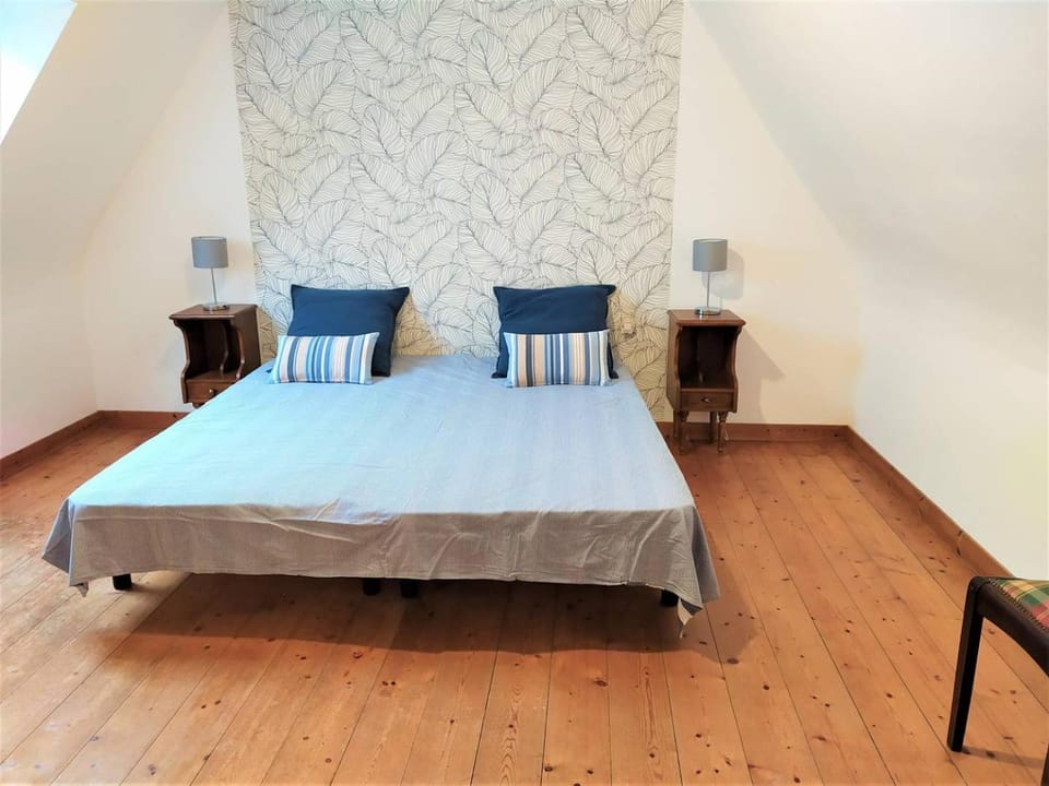 Maison bretonne à 300m de la mer avec cour et jardin clos à PLEUMEUR-BODOU - Réf 693 Villa in Trégastel