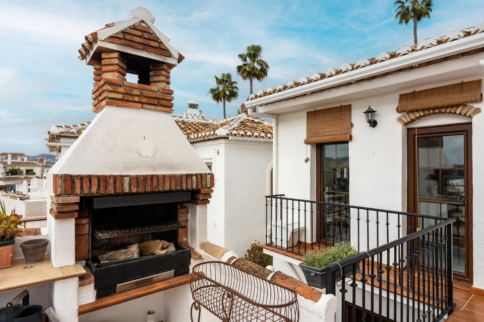 Property building, Day, BBQ facilities, BBQ facilities, View (from property/room), Balcony/Terrace, Balcony/Terrace