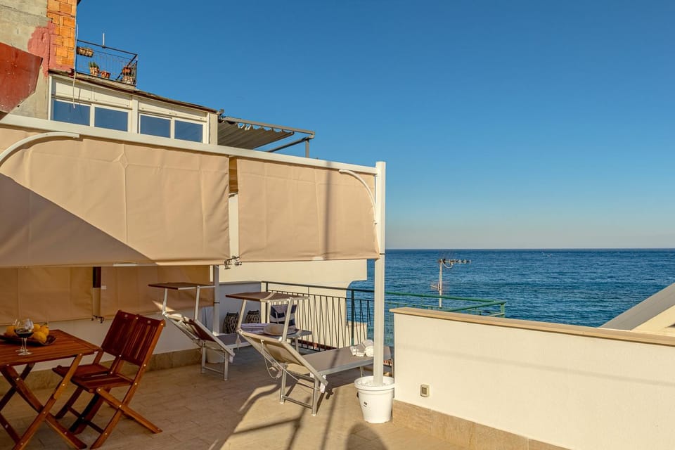 Day, Natural landscape, View (from property/room), Balcony/Terrace, Sea view, sunbed