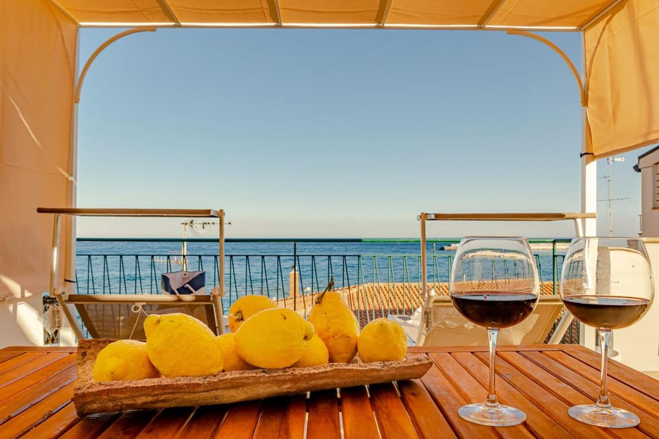 Day, Natural landscape, View (from property/room), Balcony/Terrace, Food and drinks, Food, Sea view, Drinks