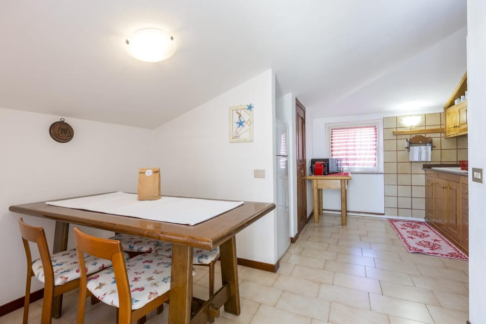 Coffee/tea facilities, microwave, kitchen