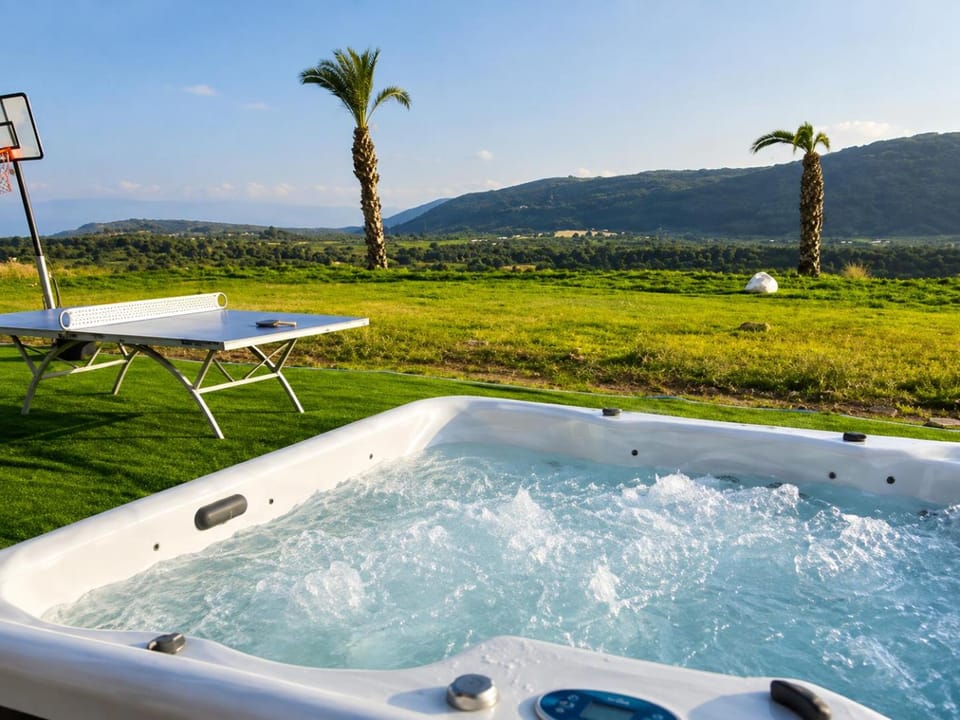 Natural landscape, Hot Tub