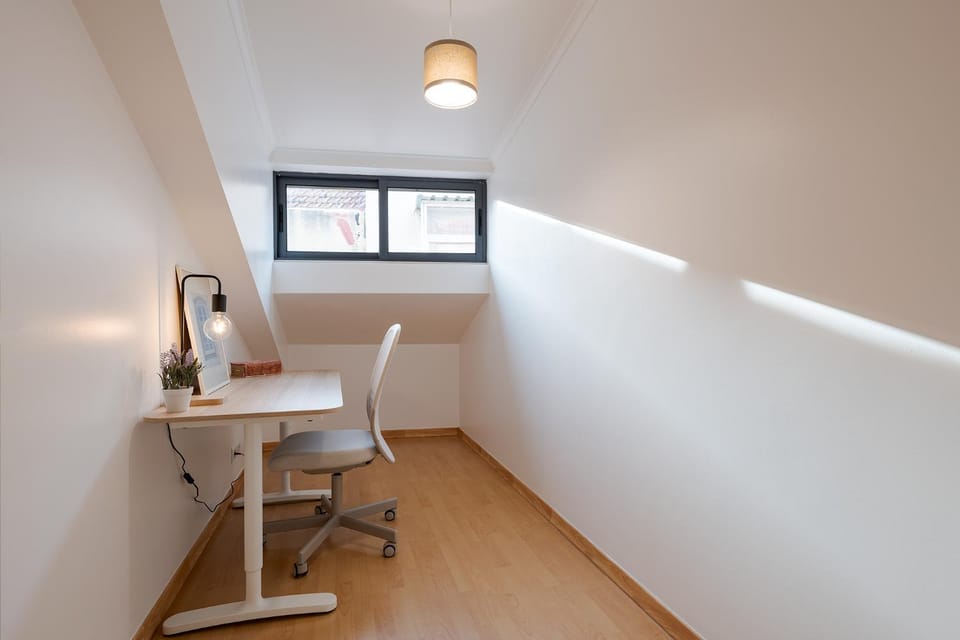 Santos Gem IV - Central Studio - Work-Friendly Apartment in Lisbon