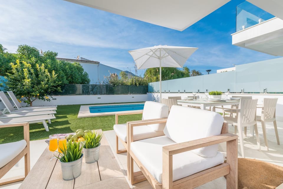 Patio, Day, Garden, View (from property/room), Balcony/Terrace, Seating area, Dining area, Garden view, Pool view, Swimming pool, sunbed