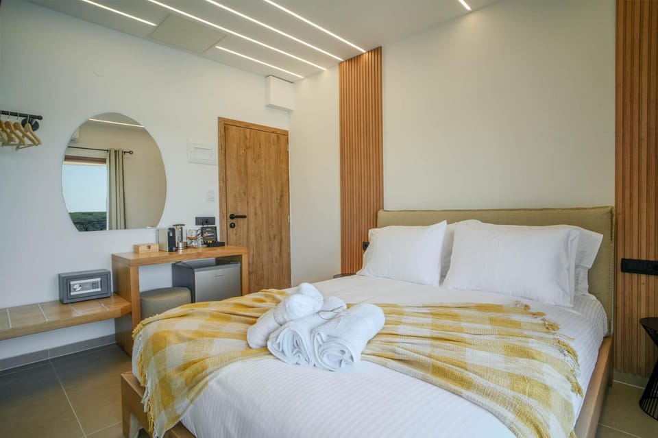 Omnia Deluxe Rooms Hotel in Peloponnese, Western Greece and the Ionian