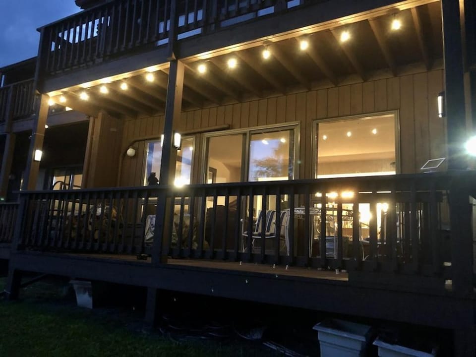 Mountain Condo with Modern Cabin Style Cabin in Capital District, NY, USA