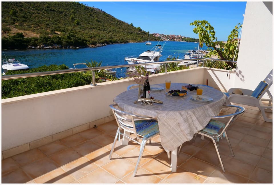 Day, Natural landscape, View (from property/room), Balcony/Terrace, Seating area, Sea view