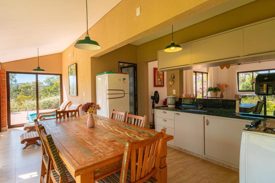 Kitchen or kitchenette, Dining area, stove