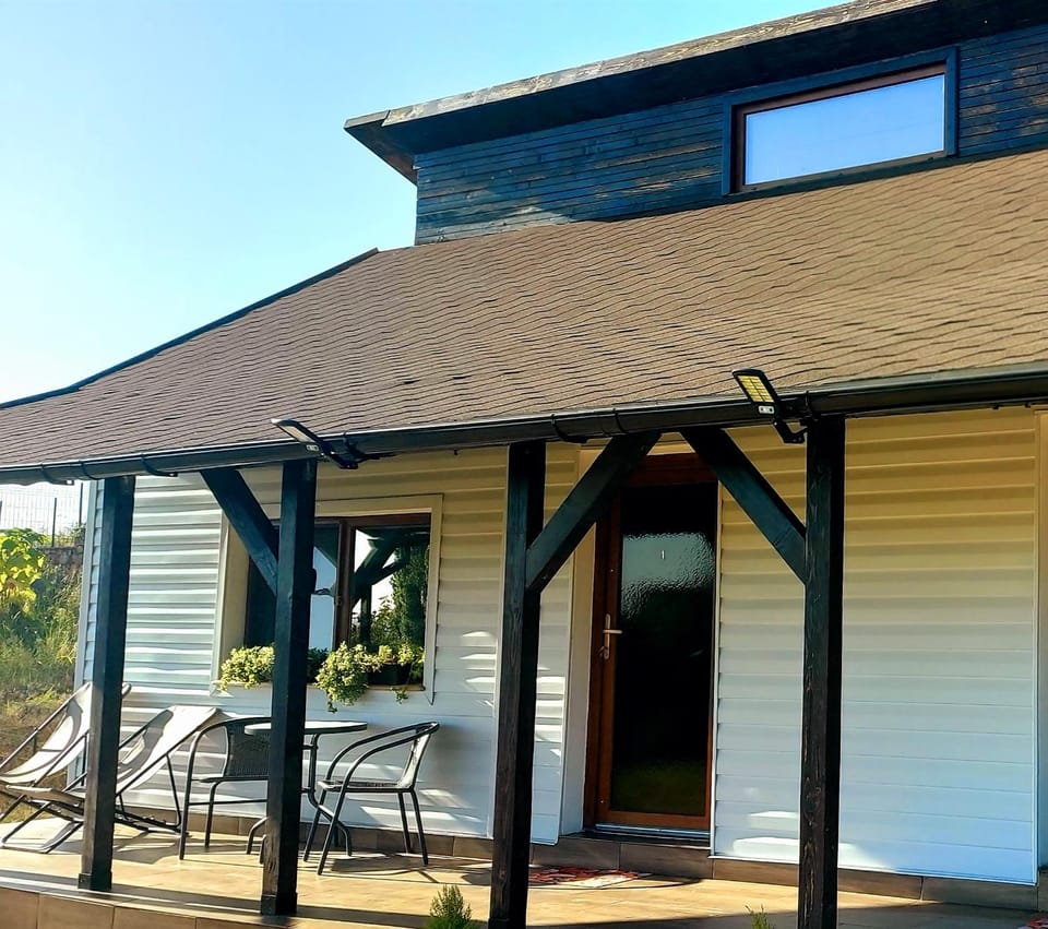 Property building, View (from property/room), Balcony/Terrace