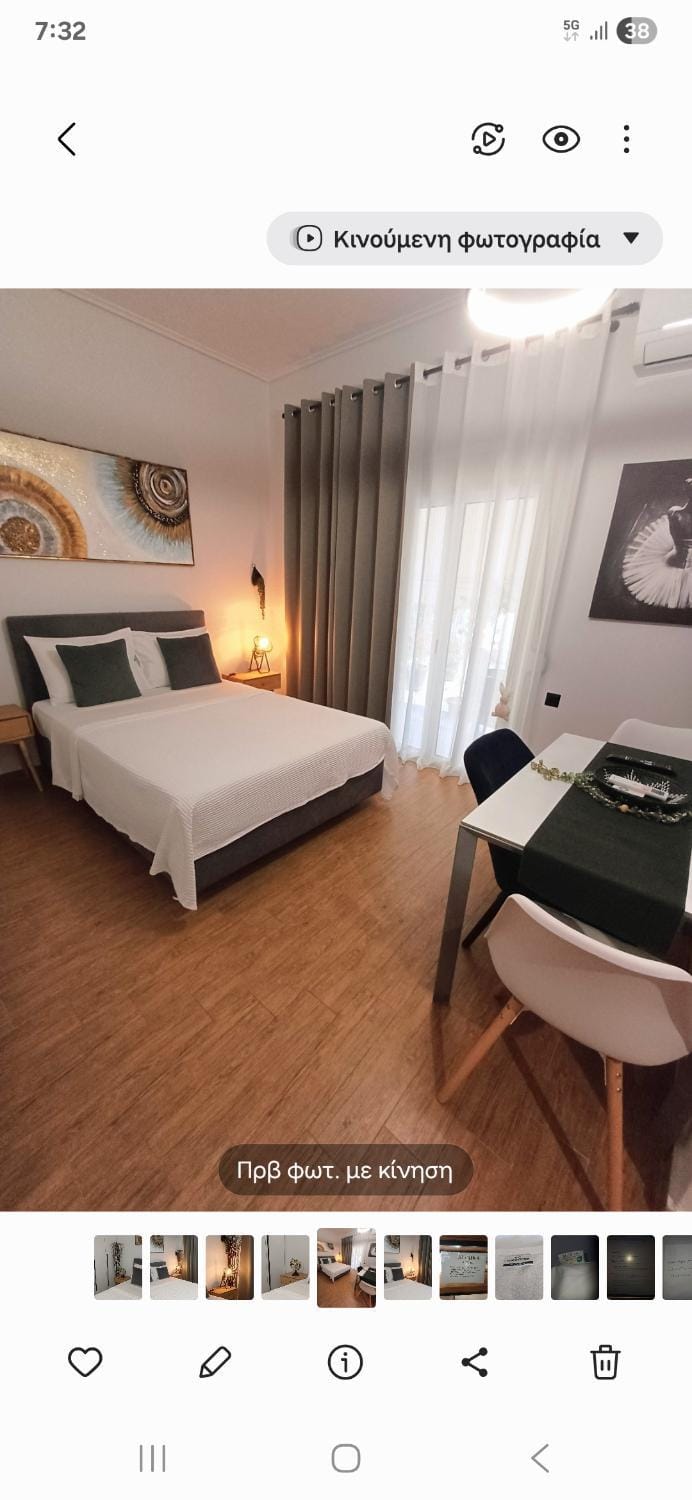 Rafina's BLUE HEART! Steps from the beach,2 min walk - WALK to Rafina main square 10 min, and Port about 15 min walk ! Ideal vacation base! Apartment in East Attica Regional Unit, Greece